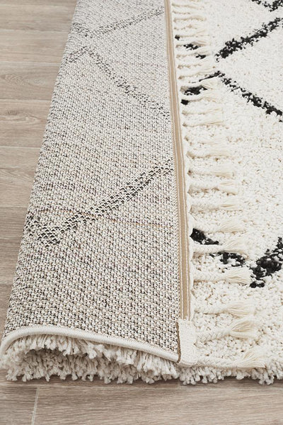 Saffron White ZigZag Rug {As Featured by The Hectic Eclectic}